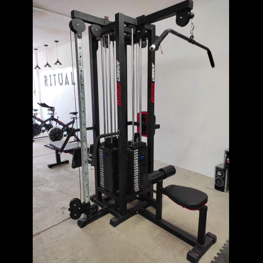 Maquina de 4 estaciones para gym